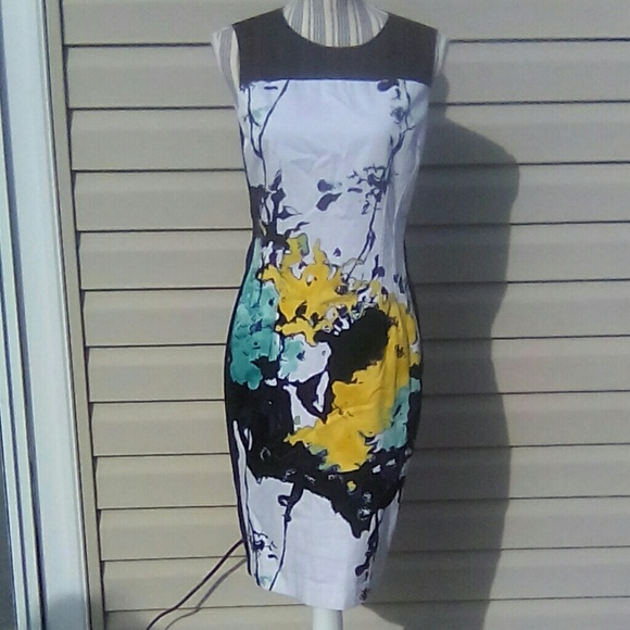 T Tahari Dresses & Skirts - T Tahari Floral Sleeveles Dress Size 6